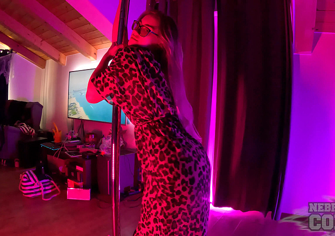 011926_babyhunterz_sexy_striptease_dancing