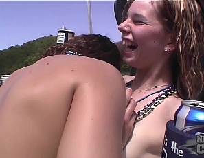 052309_hot_waitresses_partying_naked_with_us_on_the_lake_of_the_ozarks