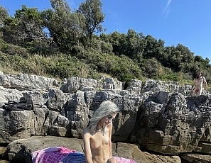 071322_nude_beach_chillout_with_blonde_babe_poppy