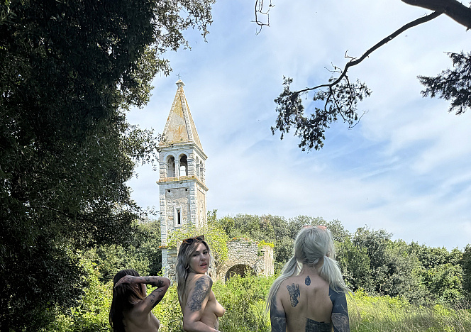 081425_naked_hiking_on_an_abandoned_island_in_the_adriatic_sea_with_cheri_sam_and_dora