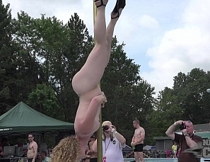 082315_stripper_contest_at_a_nudist_resort_called_nudes_a_poppin_pole_dancing