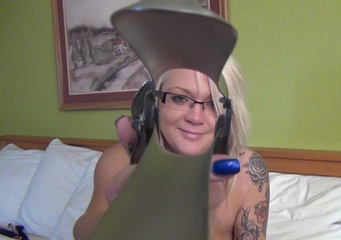092515_aaliyah_kinky_gyno_speculum_stretch_with_closeups_of_her_insides_plus_bizarre_object_insertions