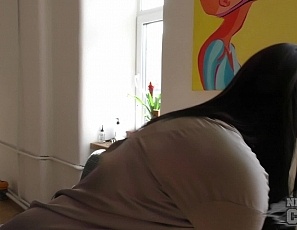 101617_brunette_big_boob_model_selena_back_on_the_white_casting_couch_stretching_her_pussy_with_inflatable_dildo
