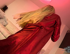 113025_babyhunters_masturbating_her_juicy_tight_and_young_pussy_with_a_rabbit_dildo